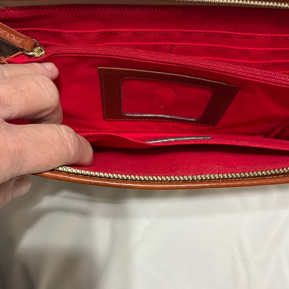 EUC Dooney & Bourke Ostrich Pearl Bone Clutch/Wristlet with leather trim - Picture 3 of 6